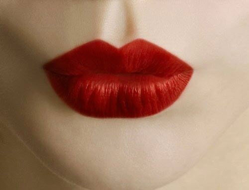 آرایش ساده لب برای یلدا